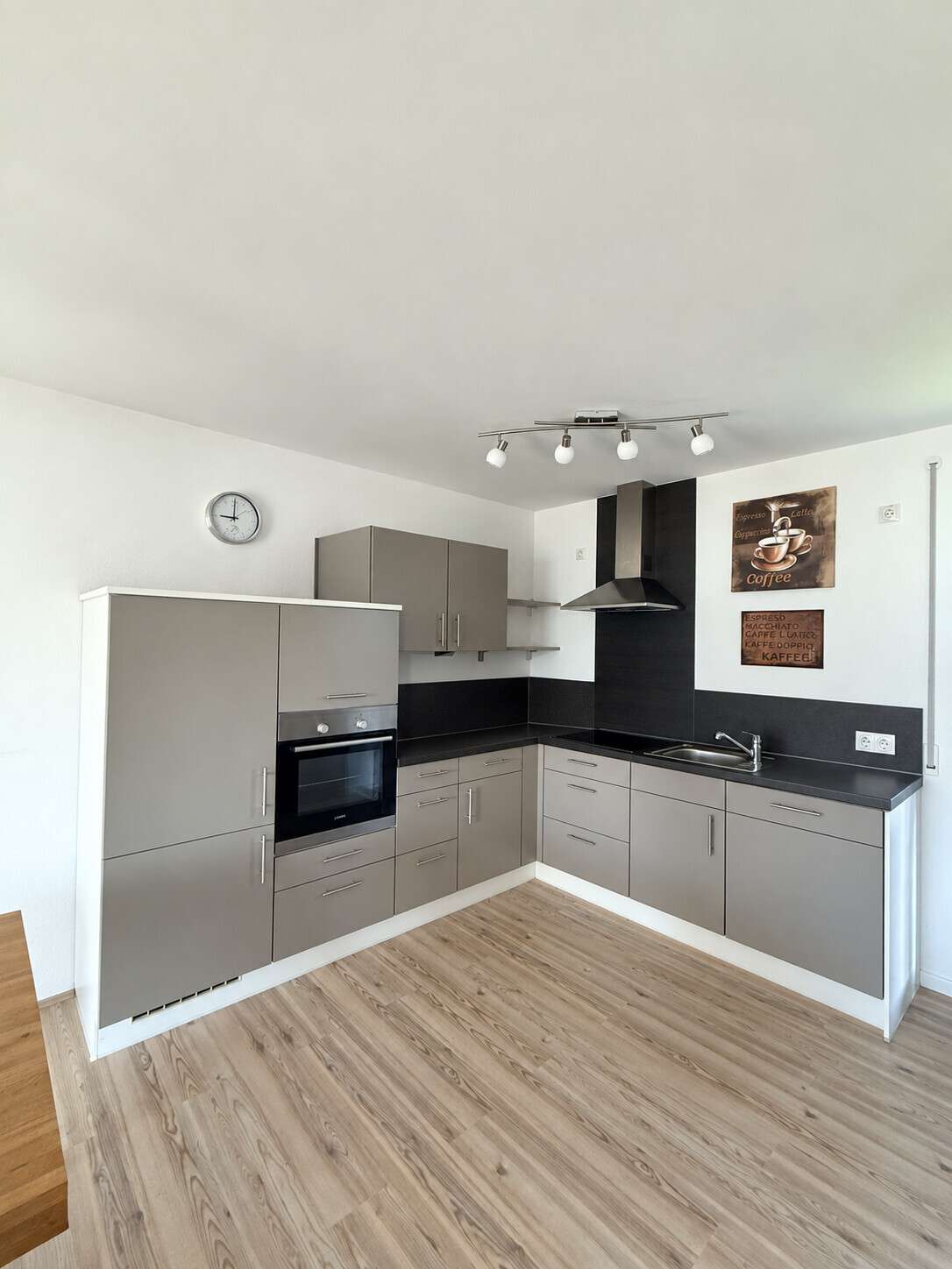 Wohnen auf zwei Ebenen – 3-Zimmer-Wohnung mit Terrasse, Dachterrasse & Garten in Patriching – Wohnung in Passau
