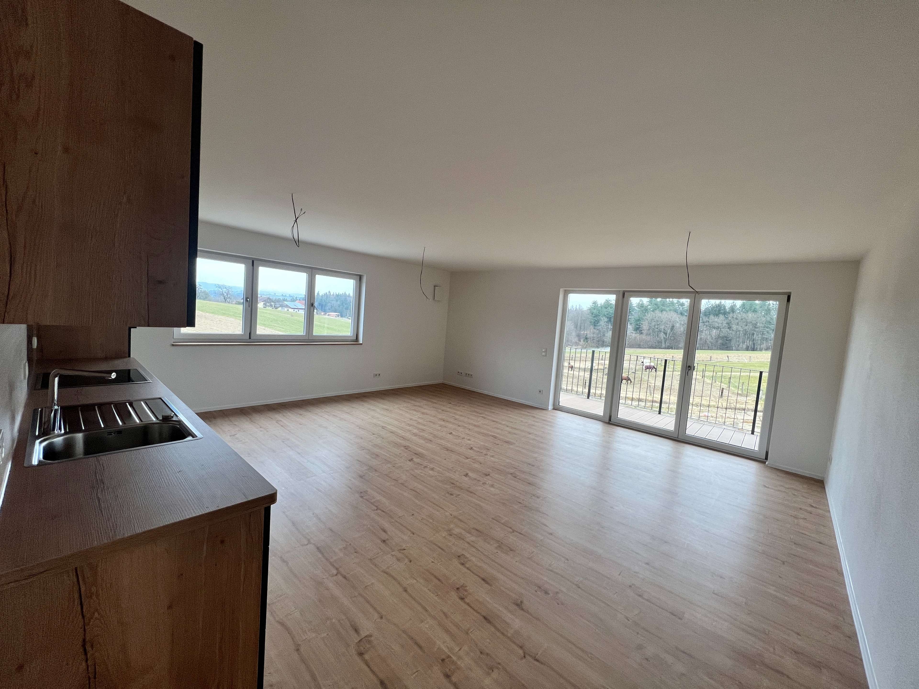 Helle 3-Zimmer-Wohnung mit Balkon – nur wenige Minuten von Passau entfernt – Etagenwohnung in Tiefenbach